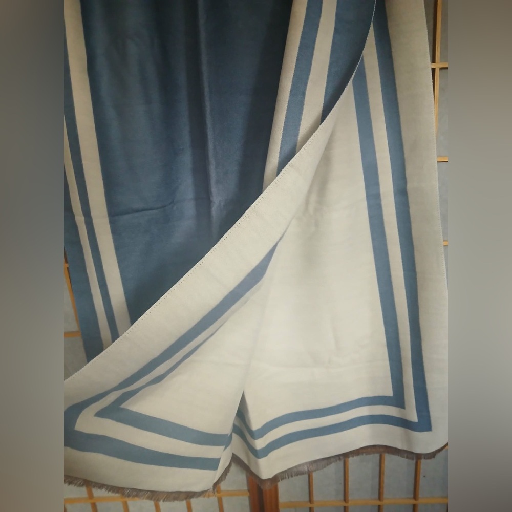 New with Tag - Luxurious Blue and Cream Wool Shawl from Dubai - Unisex